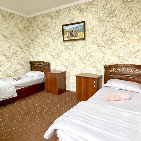 Evergreen Guesthouse Marghilon Экстерьер фото