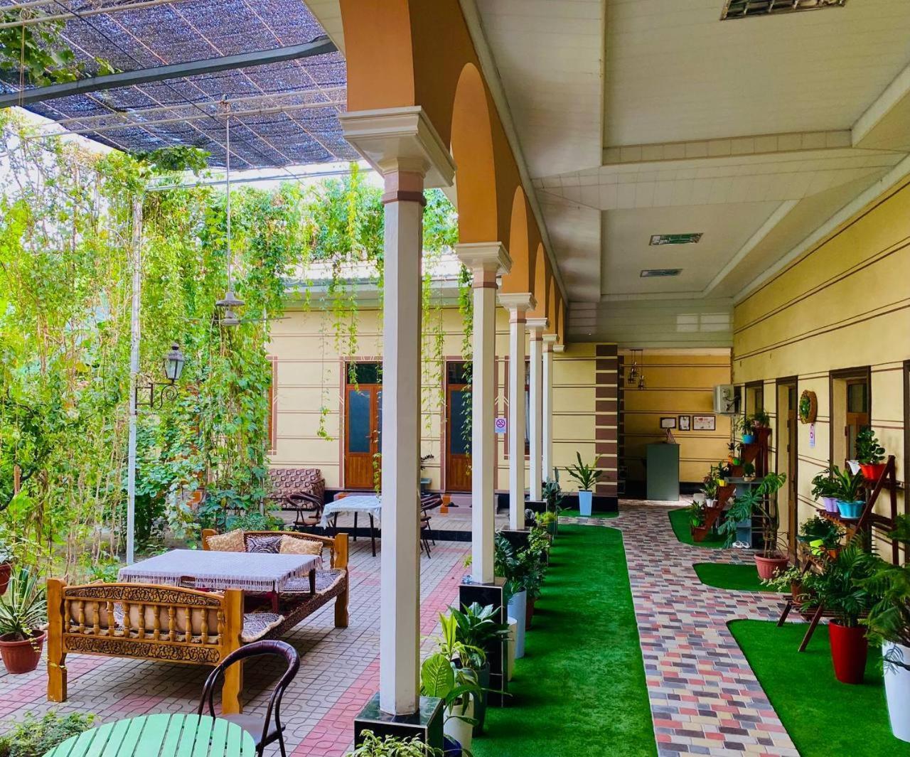 Evergreen Guesthouse Marghilon Экстерьер фото